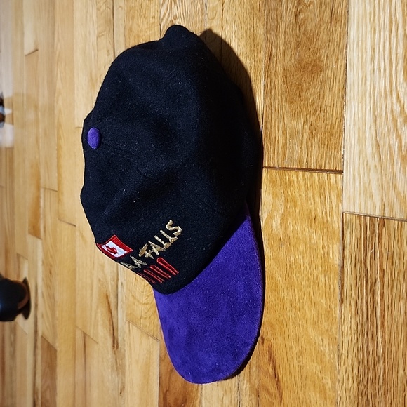 Vintage Niagara Falls Caps - Picture 3 of 6